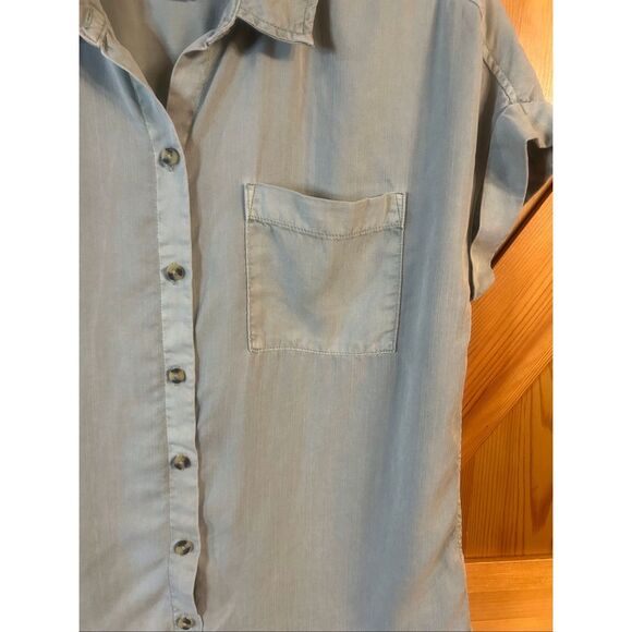 Anthropologie Lola River Light Green Short Sleeve Button Up Shirt Size Medium (5 - Picture 2 of 5